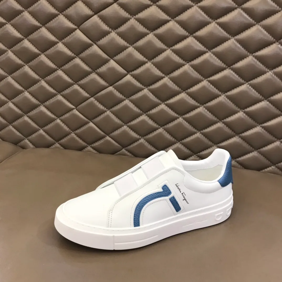 p400【Salvatore Ferraga**】New men's low-top casual shoes! Top-quality cow products, original lasts, made of imported cowhide, first-class texture, first-layer sheepskin lining! Original outsole! The details are exquisite and the style is versatile and upscale! Decorated with a three-dimensional Gancini logo, the back of the tongue and lace-up piping add a pop of color. The high-tech sole features a holographic pattern and Gancini details, making it ideal for a practical yet stylish everyday look. Code number 38-44 (45 can be customized)